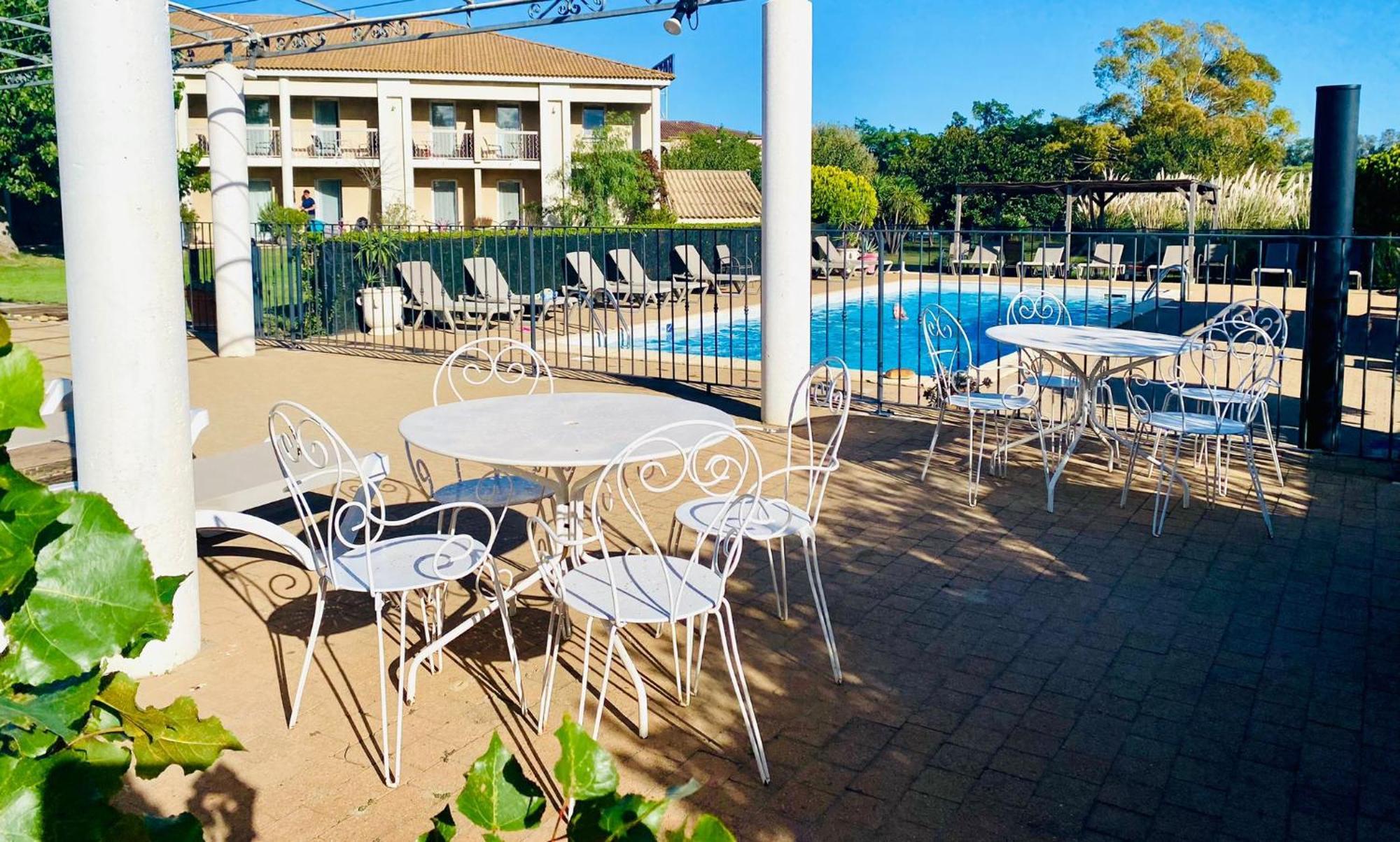 Hotel Le Mas Des Ponts D'Arles Zewnętrze zdjęcie