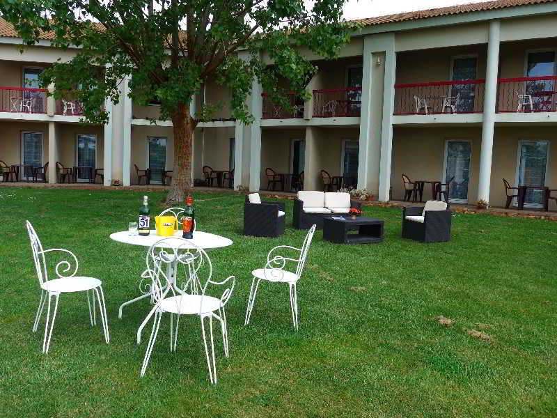 Hotel Le Mas Des Ponts D'Arles Zewnętrze zdjęcie