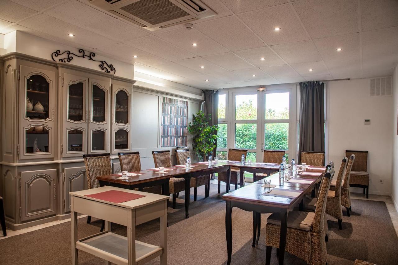 Hotel Le Mas Des Ponts D'Arles Zewnętrze zdjęcie